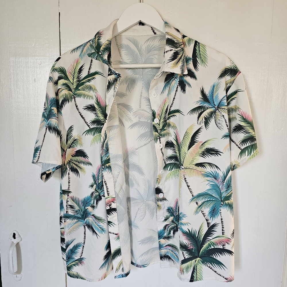 Tropical Button Down Shirt . Medium